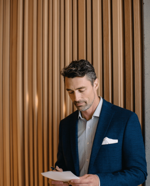 odskodnete.me_Subject_A_Caucasian_man_in_his_late_30s_with_sh_435d719f-ce9f-4233-b101-a62deacf9ea9_2